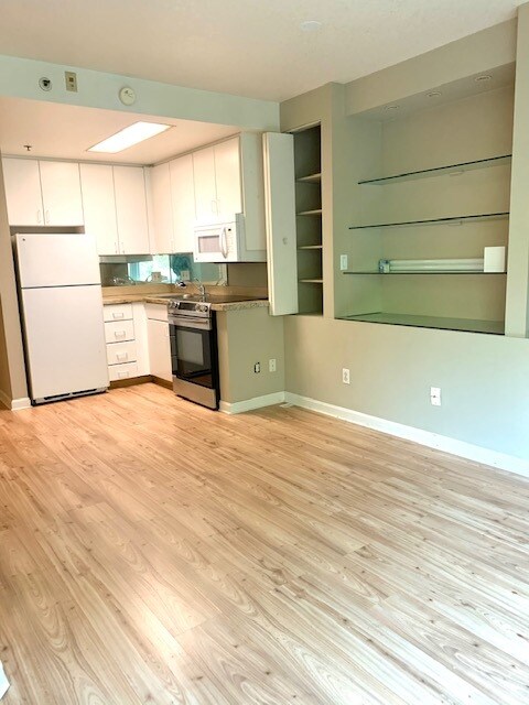 Building Photo - 240 Lombard St