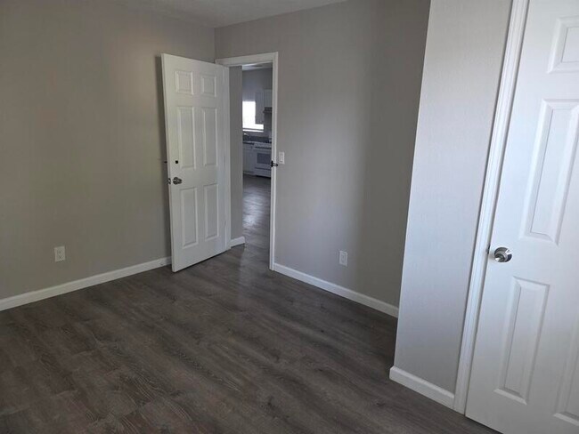 Building Photo - 1348 S Belmont Ave