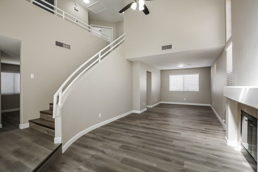 Building Photo - 1832 Fan Fare Dr