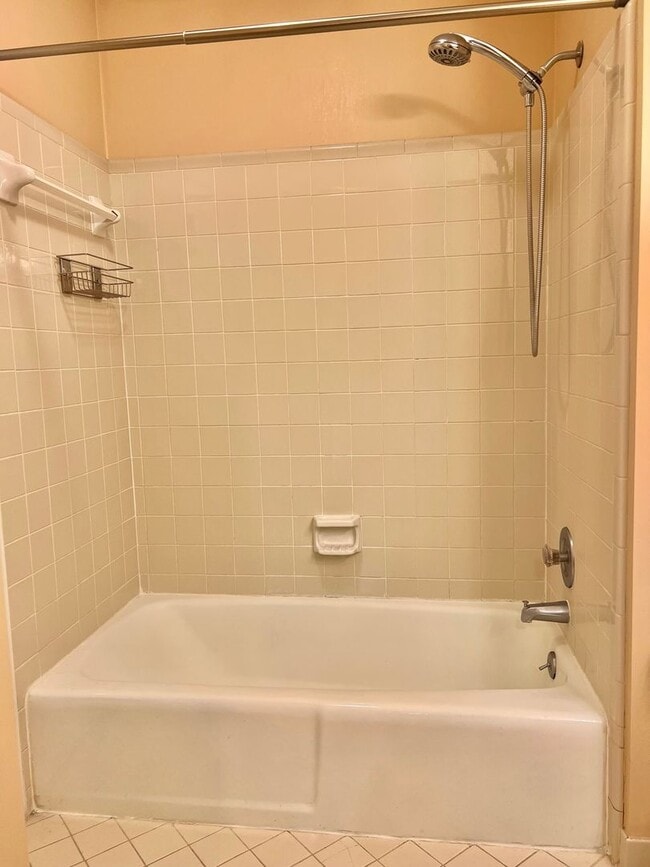 Building Photo - 2 Bed/ 1.5 Bath - Townhome in Cool Springs