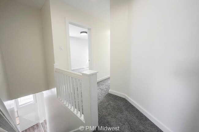 Building Photo - 428 N Bradley Ave