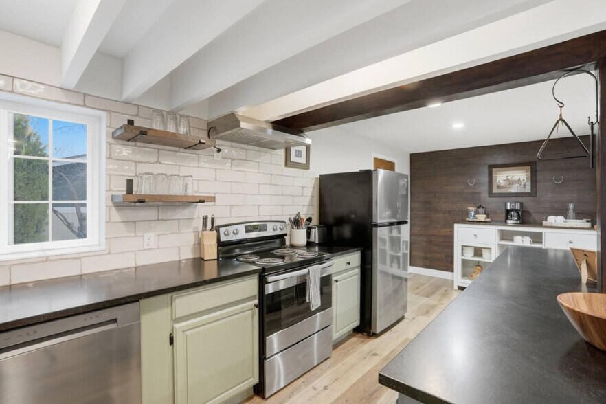 Building Photo - 3588 Bengal Blvd