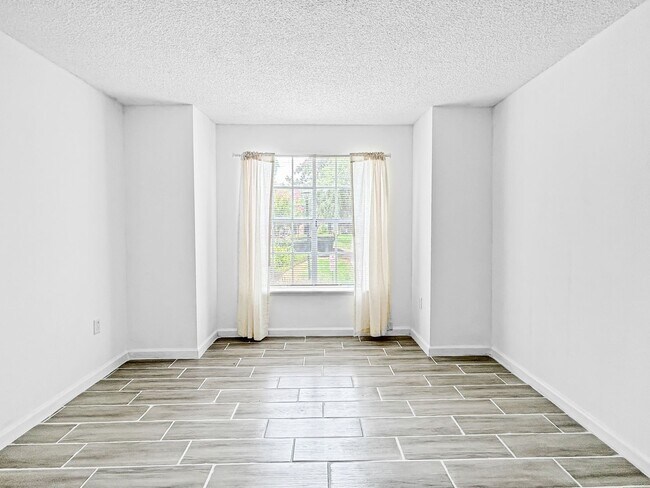 Building Photo - 2500 Winding Creek Blvd