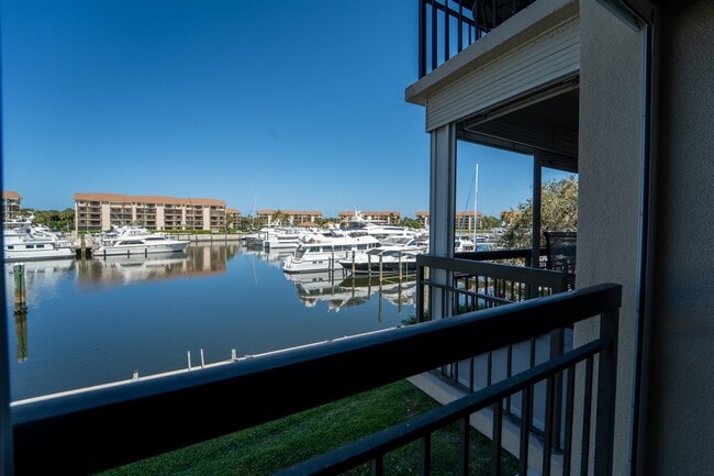 Building Photo - 2501 Marina Isle Way