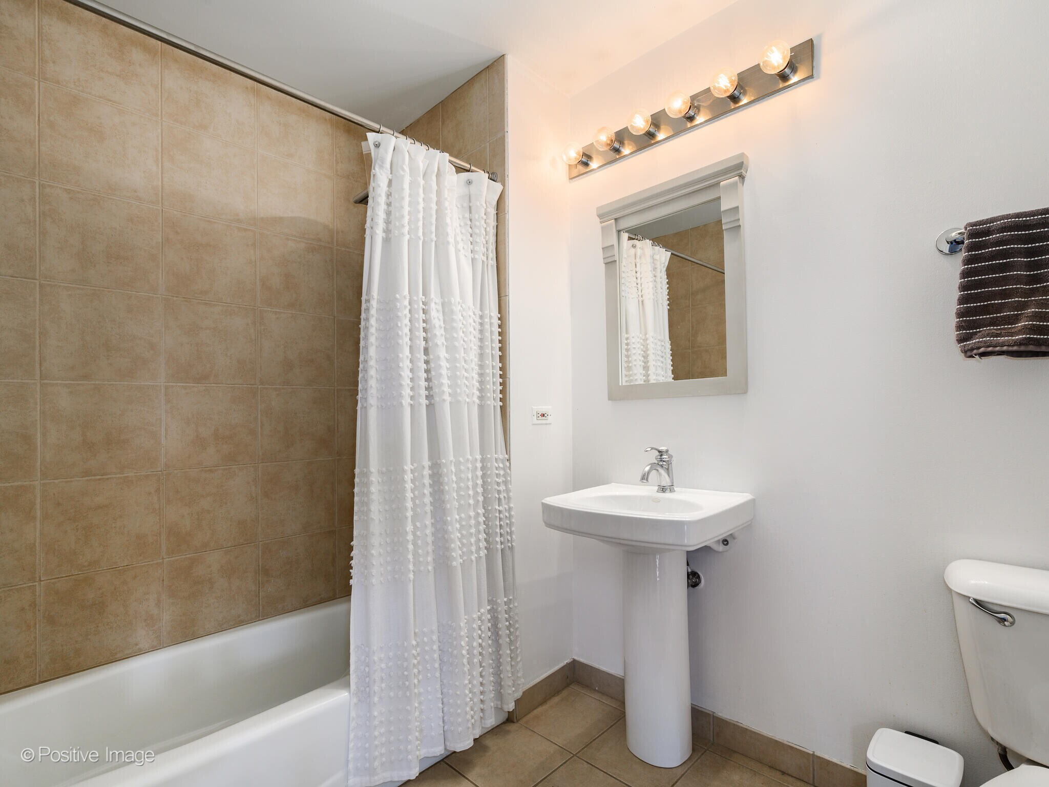 Building Photo - 1260 W Washington Blvd