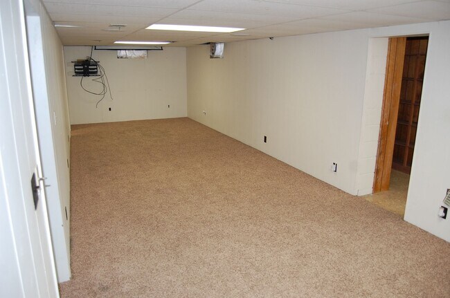 Building Photo - 3bd brick ranch in south-central Lincoln!