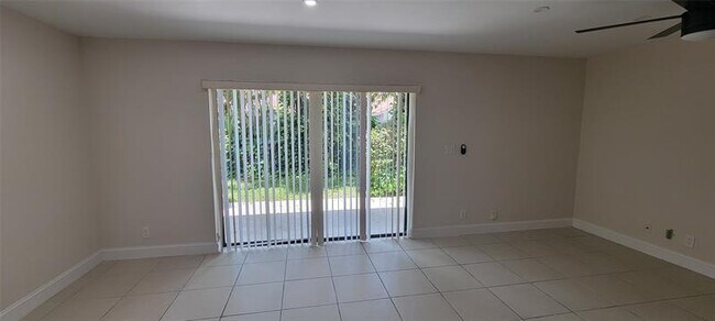 Building Photo - 11427 Royal Palm Blvd