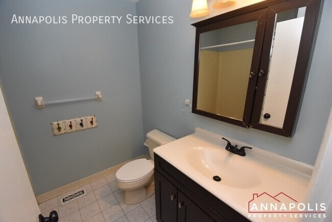 Building Photo - 130 Dennis Rd