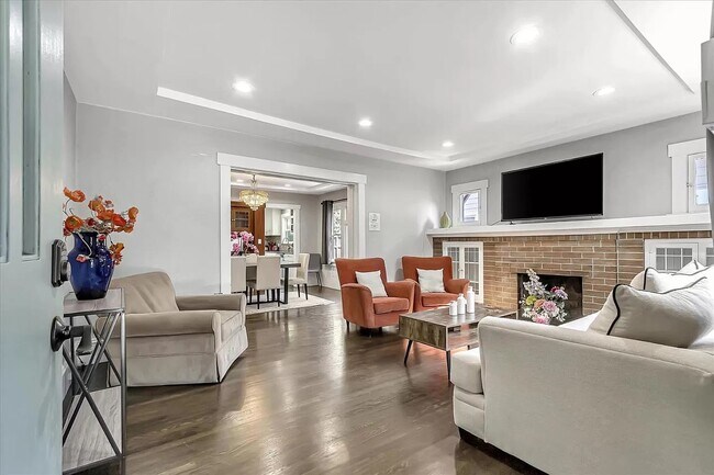 Building Photo - 860 S 8th St