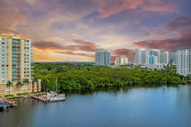 Building Photo - 2670 E Sunrise Blvd