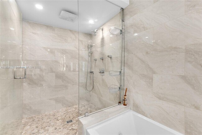 Building Photo - 2401 Collins Ave