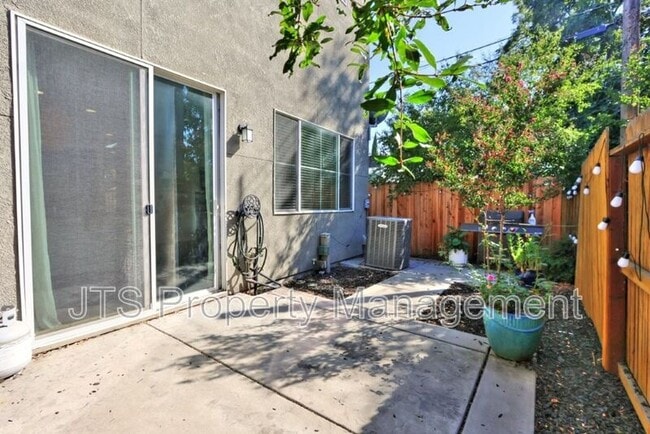 Building Photo - 3428 Trio Ln