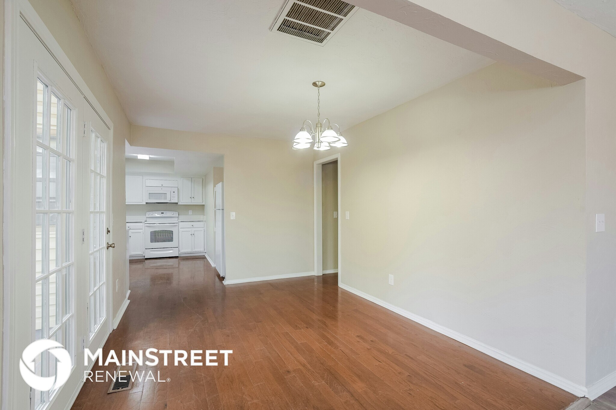 Building Photo - 300 3 Oaks Dr