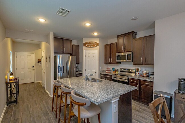 Building Photo - 5414 St Francis Dr