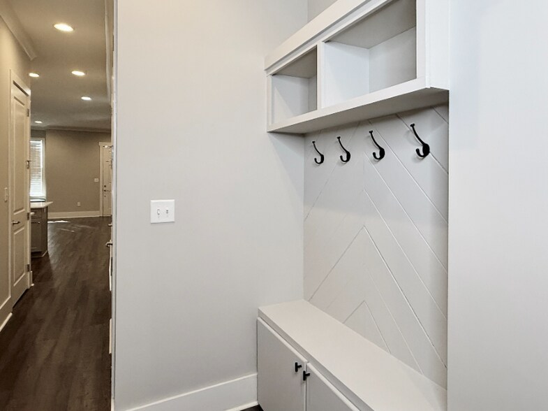 Building Photo - 190 Kearny St