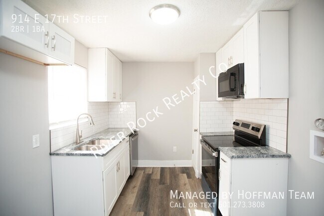 Building Photo - 914 E 17th St