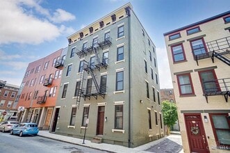 Building Photo - 27 Mercer St