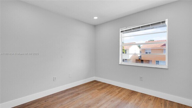 Building Photo - 2412 W 54th Pl