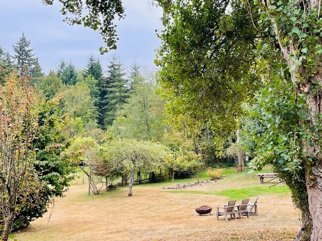 Building Photo - Historic and Peaceful Bainbridge Island Farm