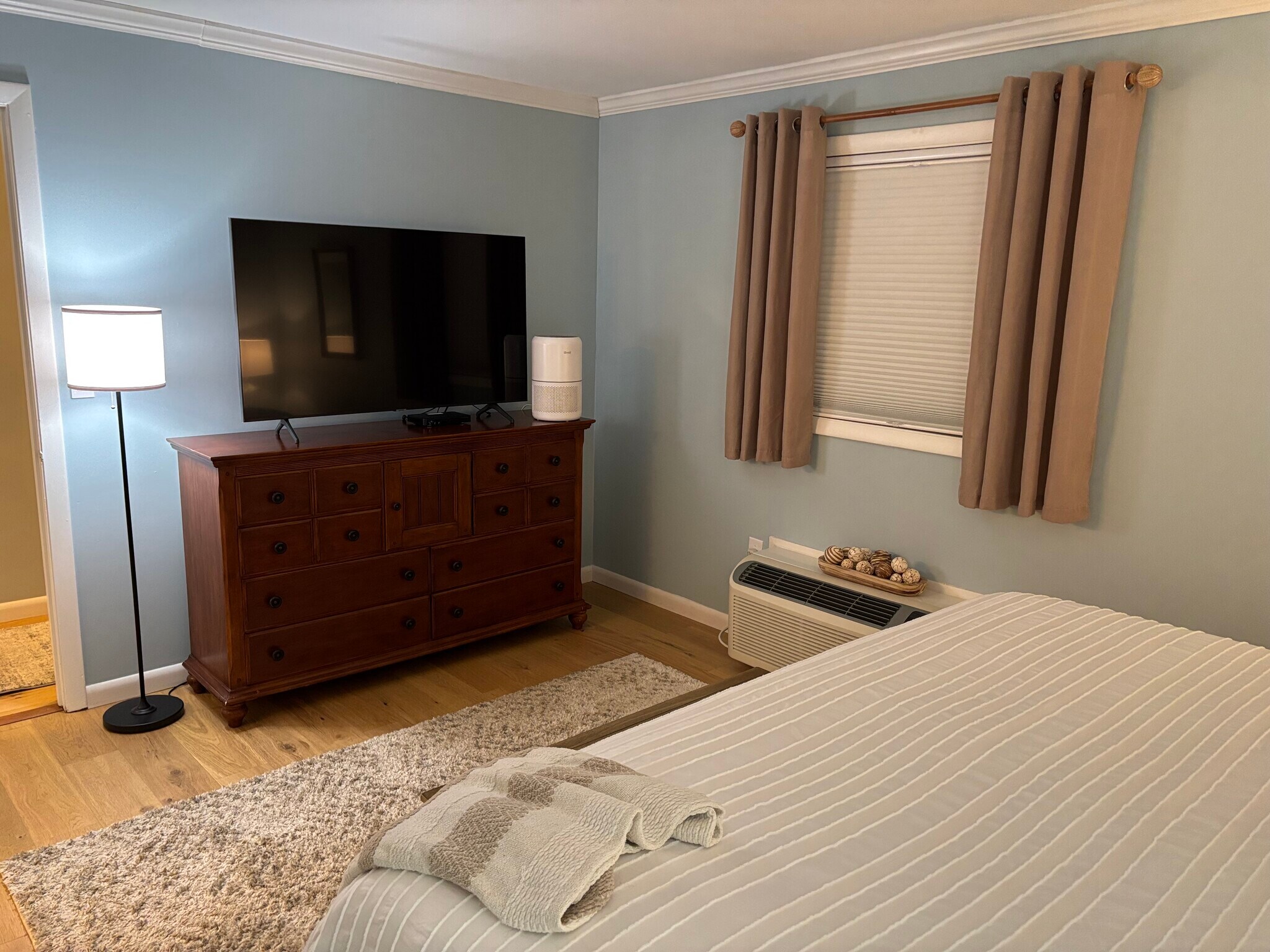 Building Photo - 131 Lake St