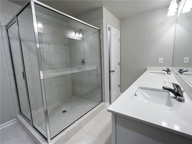 Building Photo - 490 Rockfern Ct