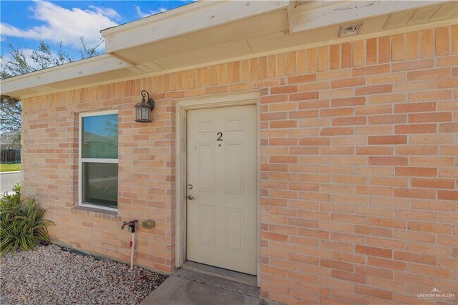 Building Photo - 19 Carlisle Ave