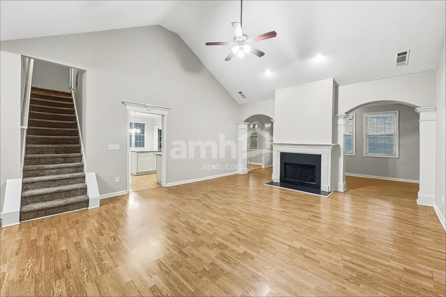 Building Photo - 960 Fountain Glen Dr