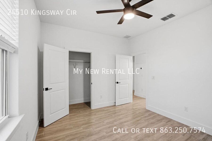 Building Photo - 24510 SW Kingsway Cir