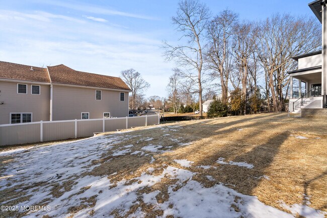 Building Photo - 459 Harnell Ave