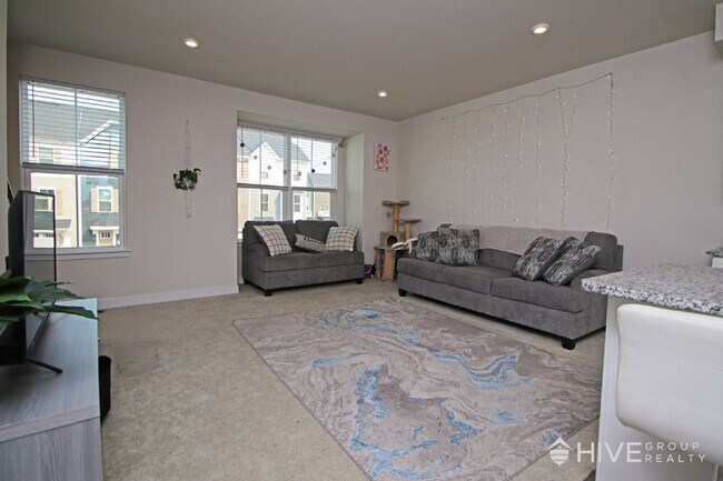 Building Photo - Spacious 4-Bed, 3.5-Bath with Garage!