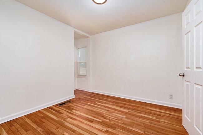 Building Photo - 9429 Harold Dr