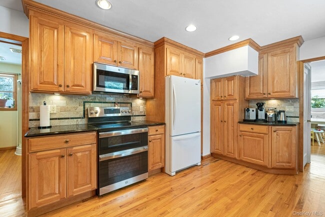 Building Photo - 98 Ludlam Rd