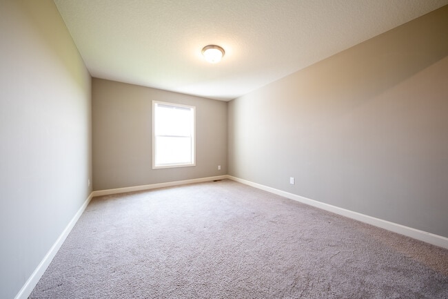 Building Photo - 15742 Everglade Ave
