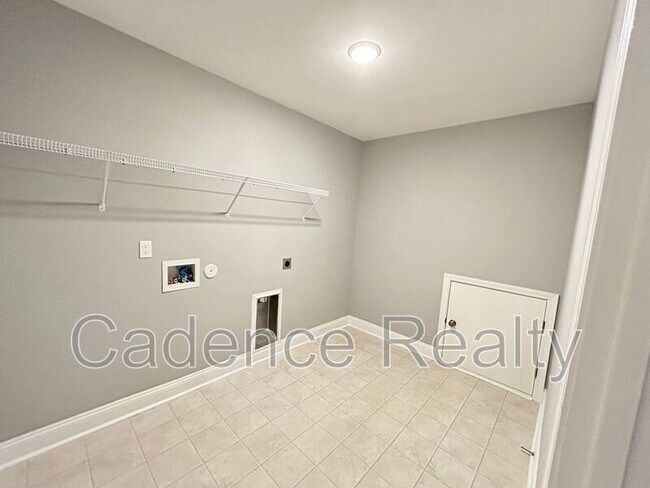 Building Photo - 1543 Grey Cliff Run