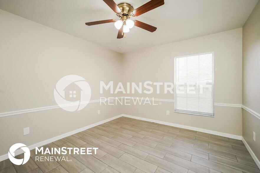 Building Photo - 301 Majestic Gardens Dr