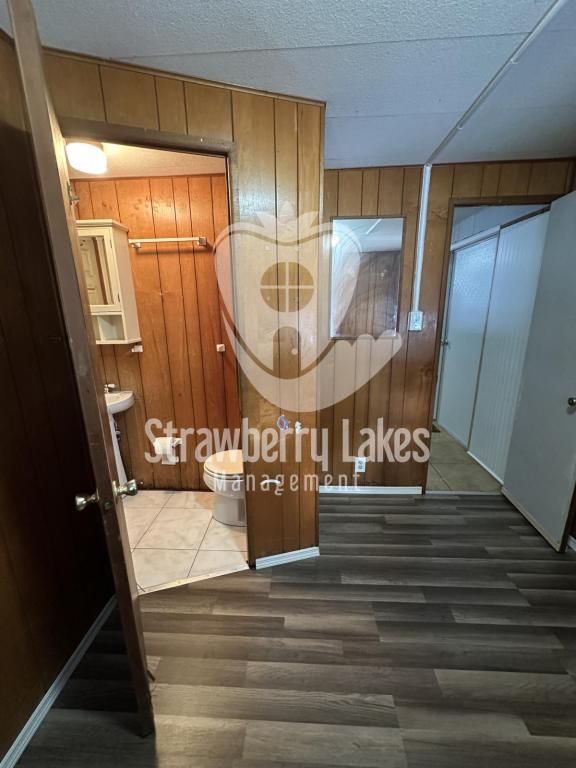 Building Photo - 121 Lakeside Dr