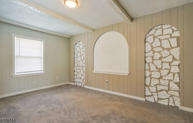 Building Photo - 106 Sadler Rd