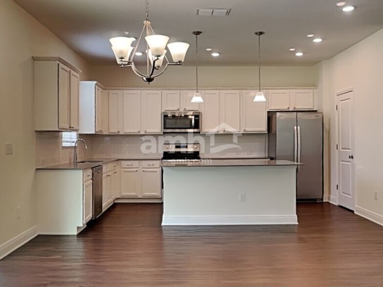 Building Photo - 20219 Calla Lily Dr