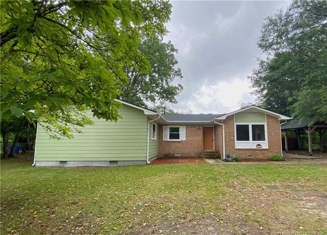 Building Photo - 290 Lemont Dr