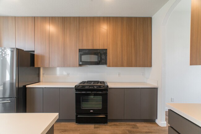 Building Photo - 102 E Lasting Spring Cir