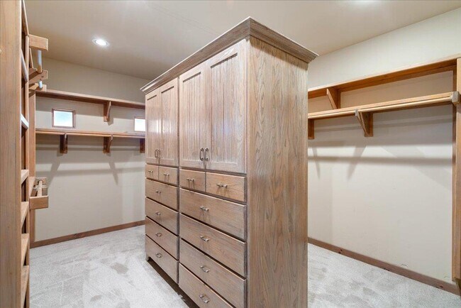 Building Photo - 24736 Travis Lakeside Cove