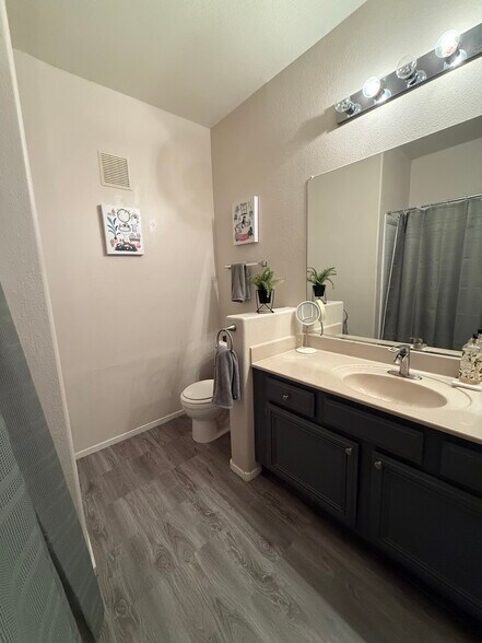 Building Photo - 7123 S Durango Dr