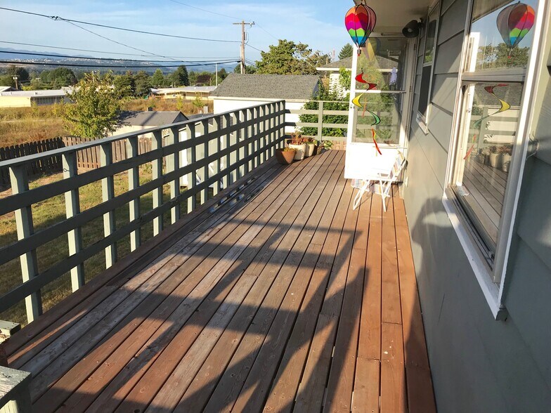 Deck - 12815 NE Fremont St