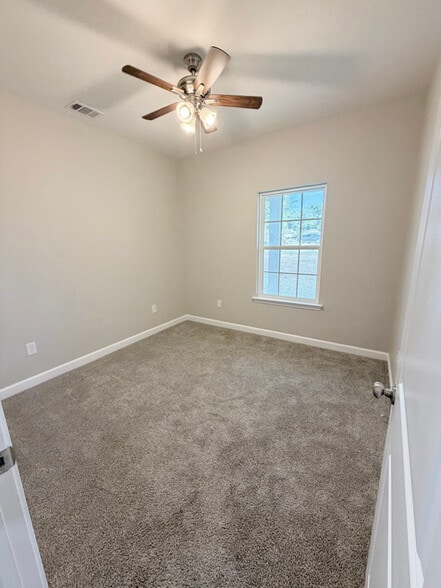 Building Photo - 202 Ridge Ln