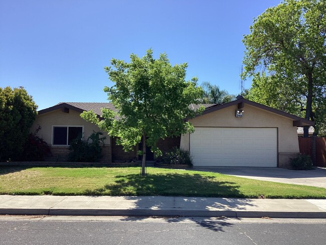 Primary Photo - 1333 Pierce Dr