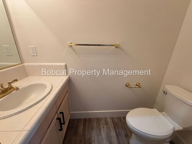 Building Photo - 1300 Bridle Way
