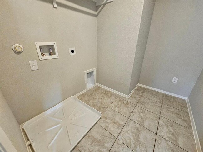Building Photo - 110 Lavender Ln