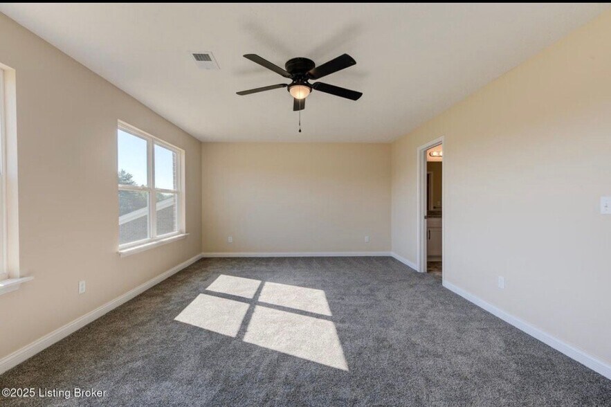 Building Photo - 203 Dixon Cir