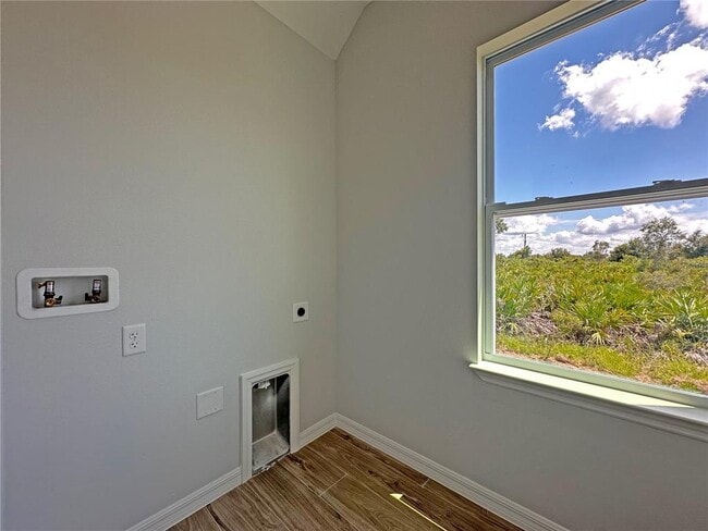 Building Photo - 13565 Jeronimo Ln