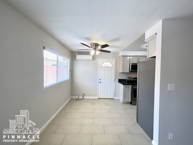 Building Photo - 2 Bed 2 Bath Torrance Apartment For Rent